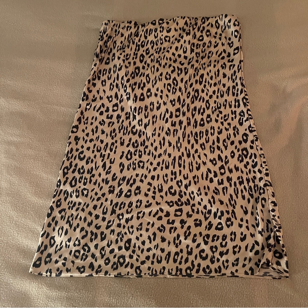 Leopard skirt